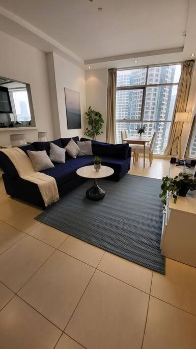 Skyview Tower Апартаменти Дубай